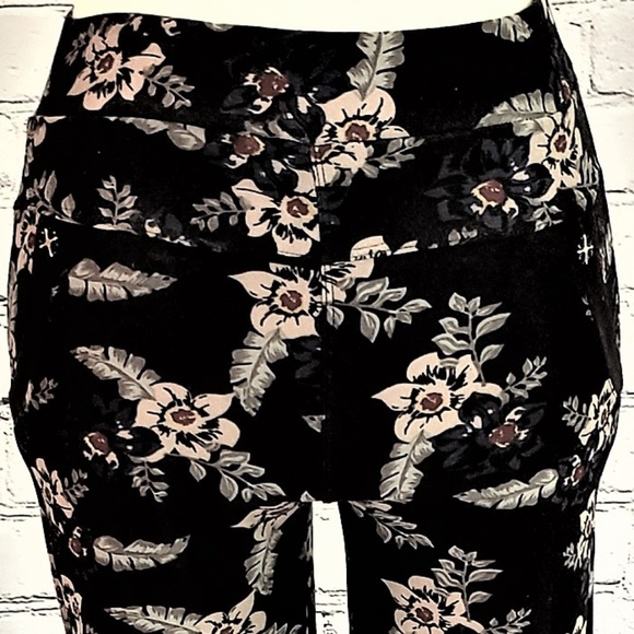 HIGH RISE Butter Soft Floral Print Winter Legging - Picture 5 of 7